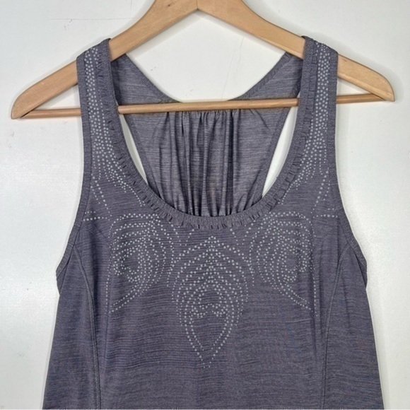 Lululemon Ruched Tank Top Racerback Womens Athletic Shirts Size 6 Unique Graphic - Picture 3 of 13